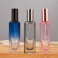 Flacon pulvérisateur de parfum en verre vide de 30 ml, transparent, carré, rechargeable, avec bouchon à vis, pour emballage cosmétique, vente en gros