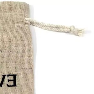 <span class=keywords><strong>Sac</strong></span> cadeau MerryPack <span class=keywords><strong>en</strong></span> <span class=keywords><strong>toile</strong></span> <span class=keywords><strong>de</strong></span> <span class=keywords><strong>jute</strong></span> <span class=keywords><strong>de</strong></span> luxe, personnalisé avec logo, réutilisable, durable, avec fermeture à cordon et à boucle pour bijoux, taille moyenne - Product Image 4