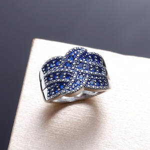 Anello Elegante con Design a Fascia Completa di Colore Blu per Donne - Product Image 5