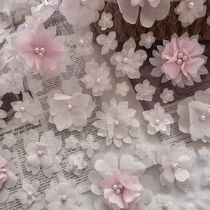 Nouveau tissu en dentelle de tulle rose français 3D avec fleurs et perles pour <span class=keywords><strong>robe</strong></span> de mariée, <span class=keywords><strong>robe</strong></span> de soirée et <span class=keywords><strong>robe</strong></span> de mariée tendance - Product Image 1
