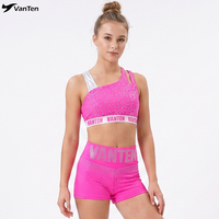 Ensemble soutien-gorge et short de cheerleading personnalisé avec nom d'équipe, bretelles asymétriques et strass, tenue d'entraînement sur mesure
