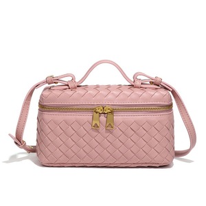 Bolso cruzado tejido <span class=keywords><strong>de</strong></span> piel <span class=keywords><strong>de</strong></span> vaca a la moda <span class=keywords><strong>de</strong></span> alta calidad OEM para mujer, fiambrera pequeña informal clásica colorida a la moda <span class=keywords><strong>de</strong></span> diseñador - Product Image 3