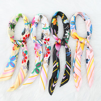 Foulards en Soie Satin Personnalisés Carrés Motif Floral 70x70 CM en Gros