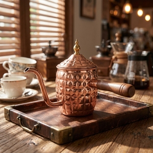 Cafetière portable à filtre manuel - 550 ml, poignée en bois résistante à la chaleur avec une buse fine pour la préparation du café - Product Image 1