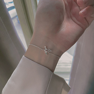 Origami Crane Necklace Silver Geometric Design Clavicle Chain Minimalist Jewelry Everyday Wear - Product Image 4