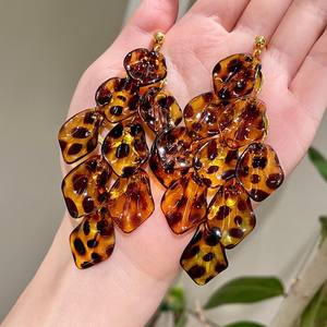 Pendientes Colgantes de Acrílico Vintage con Borlas, Joyería de Fiesta para Mujer, Pendientes de Resina con Estampado de Leopardo, Diseño Novedoso 2025 - Product Image 3