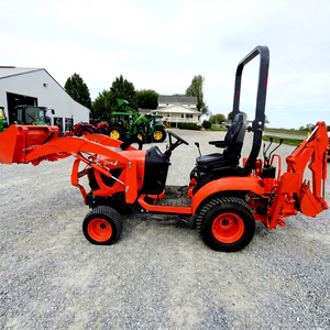 Tracteur agricole vert avec chargeur frontal et pelle arrière, transmission par engrenages 4x4, tracteur multifonctionnel à roues - Product Image 3