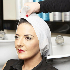 Asciugamano <span class=keywords><strong>per</strong></span> <span class=keywords><strong>parrucchieri</strong></span> <span class=keywords><strong>usa</strong></span> <span class=keywords><strong>e</strong></span> <span class=keywords><strong>getta</strong></span> monouso asciugamano <span class=keywords><strong>per</strong></span> capelli in tessuto non tessuto da barbiere <span class=keywords><strong>per</strong></span> salone di bellezza - Product Image 3