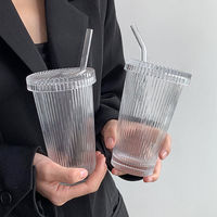 Tasse à thé à bulles transparente 375ml, tasse en verre à rayures verticales côtelées simples avec couvercle et paille