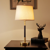 Lampe de bureau européenne moderne unique Art créatif Restaurant Lampe de table Capteur tactile Lampe de lecture LED Lampe de table de bureau