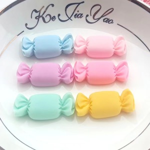 อุปกรณ์ตกแต่งเรซิ่นสีแดงสดแบบจำลองขนมหวาน สำหรับงาน DIY เครื่องประดับ เคสมือถือ กิ๊บติดผม และยางรัดผม - Product Image 1