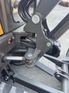 Miniexcavadora de 2.7 Toneladas con Motor Diésel y Sistema Hidráulico Hengli, 1 Año de Garantía, Personalizable, Compacta, Maquinaria de Construcción - Product Image 5