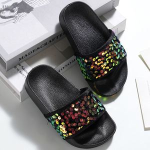 Chaussons scintillants et frais pour l'été, nouveau style pour les petites filles, chaussons décontractés, semelles souples, chaussures non-convientes pour la plage - Product Image 1