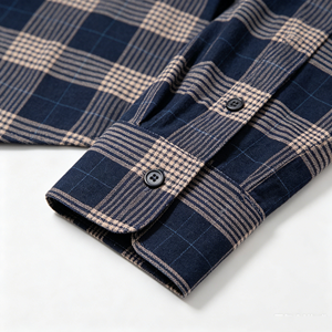 Chemise en flanelle à carreaux bleu marine et beige pour homme, manches longues, boutonnée, décontractée, en coton, avec poches poitrine - Product Image 5