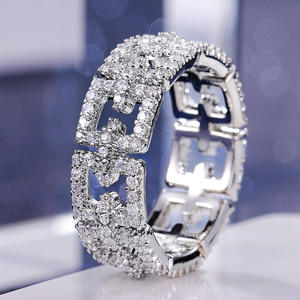 Tiffany & Co. Anillo de diamantes de oro blanco con corte brillante redondo, anillo de boda de lujo para mujer F714 - Product Image 3