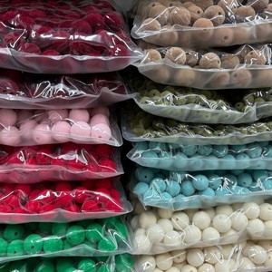 Perle in Velluto Acrilico Rotonde da 12mm <span class=keywords><strong>di</strong></span> Alta Qualità, Confezione da 500 Pezzi, per Creazione Fai da Te <span class=keywords><strong>di</strong></span> <span class=keywords><strong>Borse</strong></span> e Borsette all'Ingrosso - Product Image 1