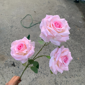 Fabbrica all'ingrosso all'ingrosso <span class=keywords><strong>di</strong></span> alta qualità <span class=keywords><strong>raso</strong></span> artificiale tre Rose capolini rosso blu decorativi <span class=keywords><strong>di</strong></span> seta <span class=keywords><strong>fiori</strong></span> <span class=keywords><strong>di</strong></span> rosa - Product Image 2