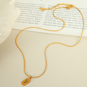 Collar de Cadena de Serpiente Dorada con Número 7 de la Suerte, Gargantilla Minimalista de Acero Inoxidable, Estilo Unisex para Parejas, Joyería de Regalo - Product Image 3