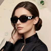 Lunettes de soleil élégantes avec décoration florale Camélia pour femmes, monture ovale, protection UV400, lunettes de mode quotidiennes, Gafas De Camelia