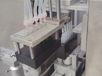 Mini bouteille liquide remplissage et joint semi-automatique en plastique 5 bande monodose dose ampoule Tube remplissage scellage Machine