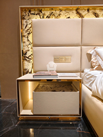 Ensemble de meubles de chambre à coucher de luxe pour villa, lit queen size moderne en cuir avec tête de lit à éclairage LED, suite de chambre pour projet hôtelier