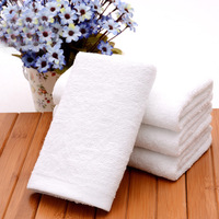 Serviette d'hôtel blanche bon marché personnalisée avec logo Ensemble de serviettes de spa de luxe de haute qualité