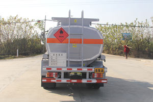 Autocisterna per Trasporto Liquidi Infiammabili da 6t con Portata di 1200 Litri <span class=keywords><strong>al</strong></span> Minuto, Veicolo per Rifornimento Carburante - Product Image 5