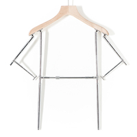 Cintre de présentation ajustable pour T-shirts et polos à manches courtes pour hommes, idéal pour la présentation efficace et stylée