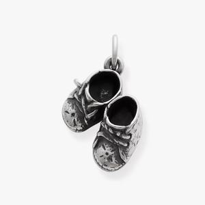 Breloques DIY pour chaussons de bébé en argent sterling 925, nouveaux pendentifs pour bébé gravables, vente en gros, breloques personnalisées sur mesure - Product Image 1