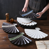 Assiettes à sushi sashimi japonaises Izakaya rétro nouveauté assiette irrégulière créative en forme d'éventail ensemble de vaisselle de restaurant en gros