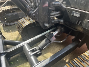 รถขุดขนาดเล็ก Kubota KX163 มือสอง นำเข้าจากญี่ปุ่นแท้ ระบบ Zero-tail Swing เครื่องยนต์ V2607 ประหยัดน้ำมัน เหมาะสำหรับงานเทศบาลและสวน - Product Image 5