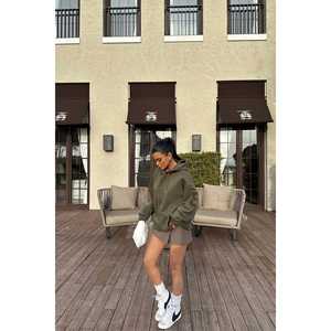 Sudadera con Capucha Color Caqui para Mujer con Diseño Bordado en E - Product Image 2