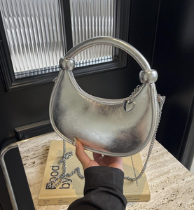 Nouveau sac à main éclaircissant la peau, de marque et de créateur, sac bandoulière de marque, design tendance, sac de marque pour femme - Product Image 1