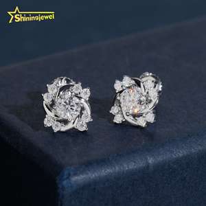 Boucles <span class=keywords><strong>d</strong></span>'oreilles Iced Out en Moissanite plaqué or sur argent sterling 925, testées au <span class=keywords><strong>diamant</strong></span>, prêtes à l'expédition, à prix abordable, avec fermoir à vis - Product Image 4