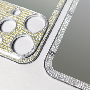 เคส iPhone สุดหรูชุบทองด้วยไฟฟ้าพร้อมกล้องเพทายดีไซน์แบบเจาะเต็มฝาหลังมือถือ - Product Image 4