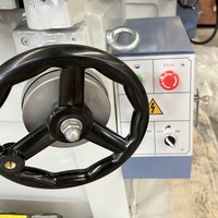 Petite rectifieuse plate de précision M618 Meuleuse métallique de type sol hydraulique M250 avec affichage numérique
