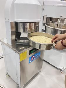 Diviseur de pâte électrique 36 pièces, utilisé pour la fabrication du <span class=keywords><strong>pain</strong></span>, machines de boulangerie, plage de poids 30g-180g, facile à utiliser - Product Image 3