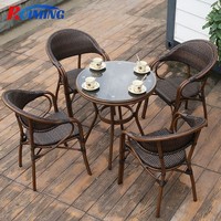 Chaise de bistrot de jardin en rotin PE Ensemble de table rectangulaire pour salle à manger en plein air Balcon Restaurant Couleur bois Chaise en osier PE Table en verre