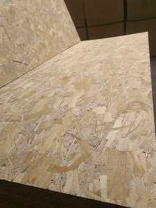 <span class=keywords><strong>Panneau</strong></span> <span class=keywords><strong>OSB</strong></span> durable pour la construction extérieure, <span class=keywords><strong>panneau</strong></span> structurel résistant à l'humidité pour la toiture, le bardage mural et le revêtement de sol - Product Image 6