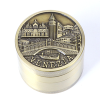 Nouveau Design Moulin à Herbes Portatif en Alliage de Zinc à 4 Pièces, Broyeur Manuel en Métal pour Tabac et Épices, Vente en Gros