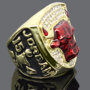 Anillo Conmemorativo del Campeonato de <span class=keywords><strong>Jordan</strong></span> de 1993 de <span class=keywords><strong>Chicago</strong></span>, Estilo Europeo y Americano, con Forma de Cabeza de Toro, de Aleación, Venta Directa de Fábrica - Product Image 2