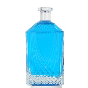 Bouteilles en verre <span class=keywords><strong>de</strong></span> vodka <span class=keywords><strong>de</strong></span> 700 ml <span class=keywords><strong>de</strong></span> haute qualité, gravure personnalisée du logo, bouchon couronne, marque Ruisen, emballage <span class=keywords><strong>de</strong></span> <span class=keywords><strong>liqueur</strong></span>, vente en gros promotionnelle - Product Image 1