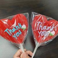 Op maat gemaakte hartvormige, meerkleurige fruitlollies met logo, handgemaakt, 80g, individueel verpakt, merk Yijiale, bruiloftfavoriet