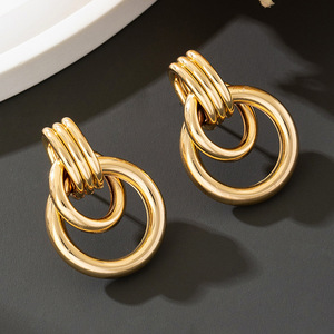 Boucles d'oreilles pendantes géométriques dorées en alliage de zinc, forme ronde, pour soirée, tendance - Product Image 2