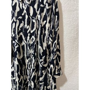 Camisa Negra con Estampado de Cebra Vetre Cream, Blusa para Mujer, Talla 48 - Product Image 3
