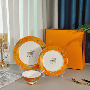 Prix d'usine, best-seller : Ensemble de 4 assiettes et bols de luxe en porcelaine fine de marque Horse, avec coffret cadeau - Product Image 1