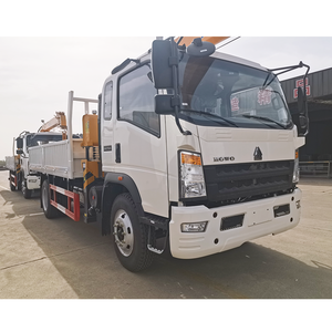 Grúa Montada en Camión SINOTRUK HOWO 4X2 de 10 Toneladas Usada, <span class=keywords><strong>con</strong></span> Motor Yuchai, Caja de Cambios, Emisión Euro 3, 140hp, en Venta - Product Image 1