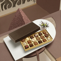 Boîte à chocolats personnalisée de luxe en carton kraft, lot de 18, pour bonbons, avec feuille d'aluminium 4C, emballage pour l'Aïd et le Ramadan, articles alimentaires sucrés, pelliculage mat