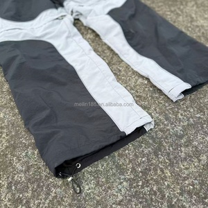 Ensemble coupe-vent personnalisé : Survêtement de jogging avec vestes zippées en nylon et pantalons amples en nylon détachables – Léger et résistant au vent - Product Image 3
