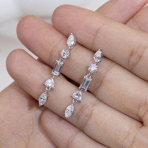 ต่างหูเพชรทรงแฟนซีทองคำขาว 9K รุ่น MSE-909 จาก Messi Jewelry สำหรับผู้หญิง - Product Image 4